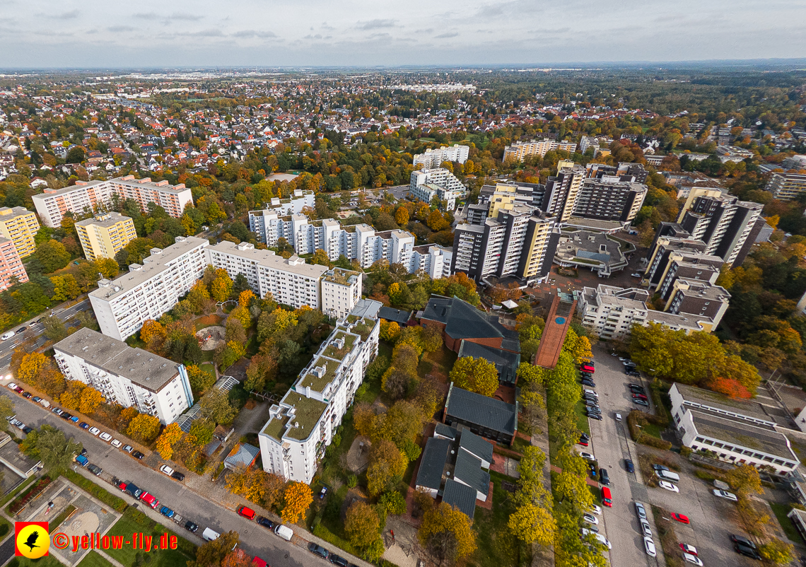 13.10.2022 - Marx-Zenrtum am Karl-Marx-Ring in Neuperlach